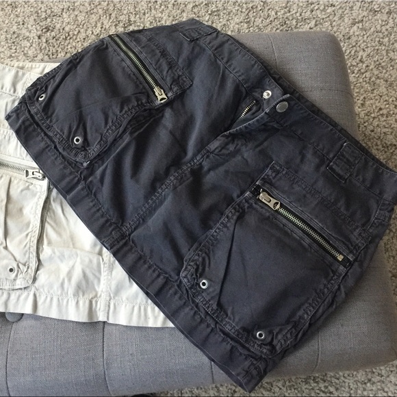 Armani Exchange cargo mini skirts. - Picture 1 of 5